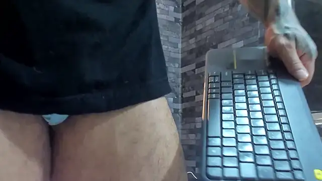 Snapshot of BruceDallas chatting on 03/14/26, 01:01 BruceDallas online show from 03/14/26, 01:01