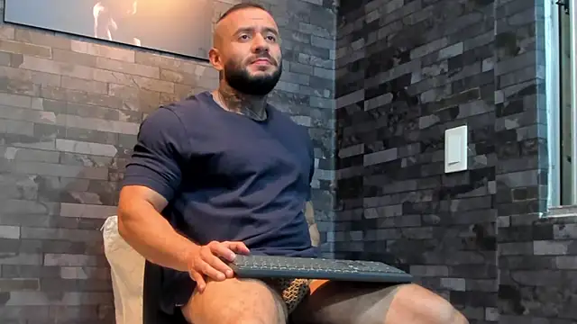 BruceDallas online show from 04/28/26, 02:27