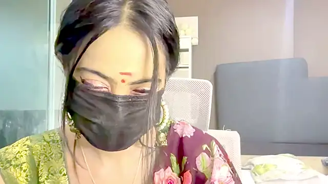 Snapshot of Monalisadon018 chatting on 12/04/25, 06:23 Monalisadon018 online show from 12/04/25, 06:23