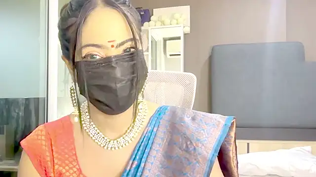 Snapshot of Monalisadon018 chatting on 12/05/25, 12:47 Monalisadon018 online show from 12/05/25, 12:47