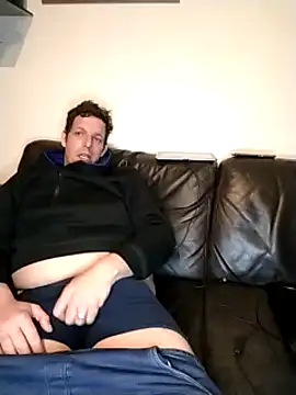 Knuffelstaaf123 online show from 03/07/25, 12:15