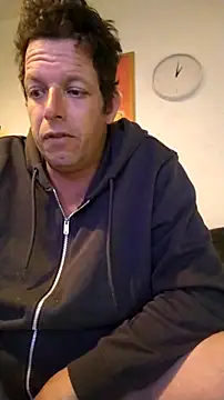 Snapshot of Knuffelstaaf123 chatting on 04/20/26, 01:14 Knuffelstaaf123 online show from 04/20/26, 01:14