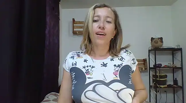 Snapshot of charlott_ponce chatting on 12/19/24, 12:34 charlott ponce online show from 12/19/24, 12:34
