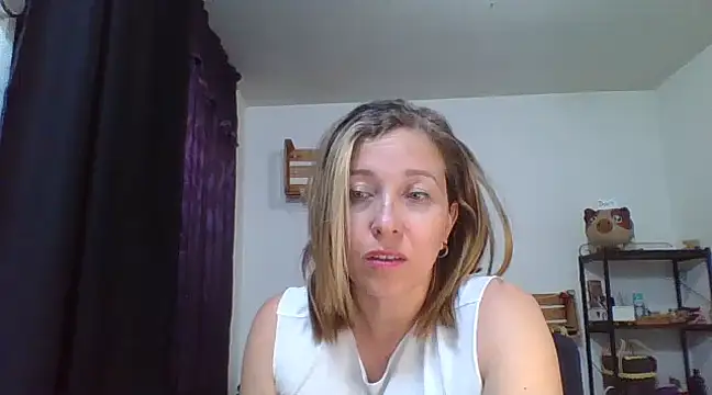 Snapshot of charlott_ponce chatting on 12/31/24, 06:05 charlott ponce online show from 12/31/24, 06:05