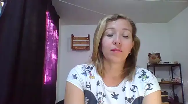Snapshot of charlott_ponce chatting on 01/09/25, 10:41 charlott ponce online show from 01/09/25, 10:41