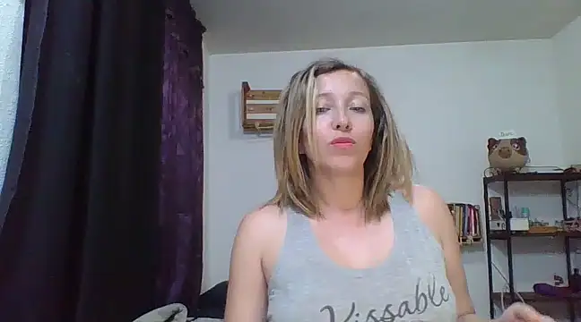 Snapshot of charlott_ponce chatting on 01/30/25, 04:48 charlott ponce online show from 01/30/25, 04:48