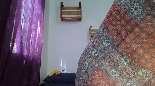 Snapshot of charlott_ponce chatting on 02/05/25, 07:10 charlott ponce online show from 02/05/25, 07:10