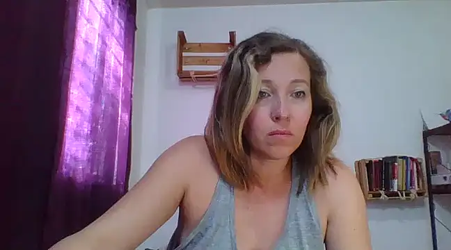 Snapshot of charlott_ponce chatting on 02/10/25, 08:21 charlott ponce online show from 02/10/25, 08:21