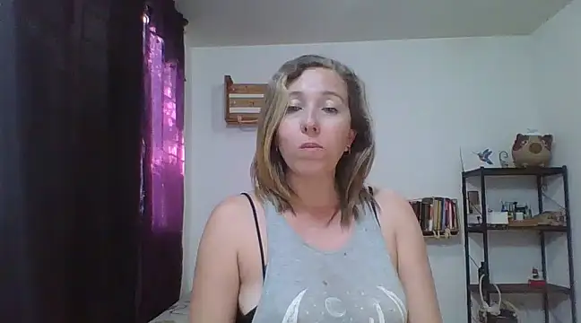 Snapshot of charlott_ponce chatting on 02/13/25, 11:04 charlott ponce online show from 02/13/25, 11:04