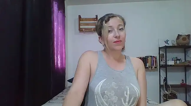 Snapshot of charlott_ponce chatting on 02/14/25, 06:51 charlott ponce online show from 02/14/25, 06:51
