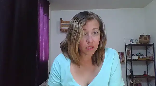 Snapshot of charlott_ponce chatting on 02/15/25, 06:12 charlott ponce online show from 02/15/25, 06:12