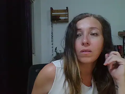 Snapshot of charlott_ponce chatting on 03/10/26, 01:43 charlott ponce online show from 03/10/26, 01:43