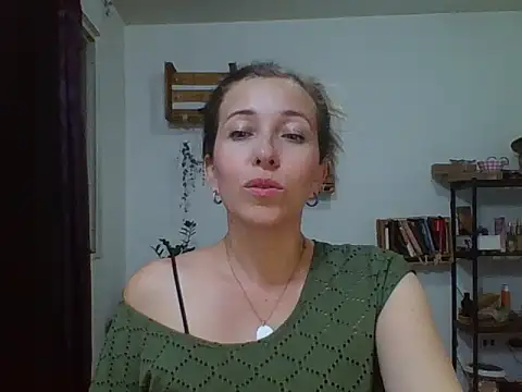 Snapshot of charlott_ponce chatting on 03/26/26, 03:45 charlott ponce online show from 03/26/26, 03:45
