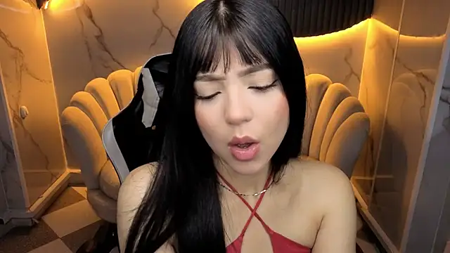  mia collins b  online show from 11/28/25, 01:14