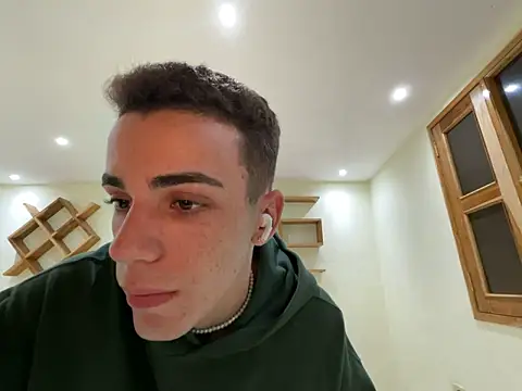 Snapshot of Cristian_Delgado chatting on 12/15/24, 07:46 Cristian Delgado online show from 12/15/24, 07:46