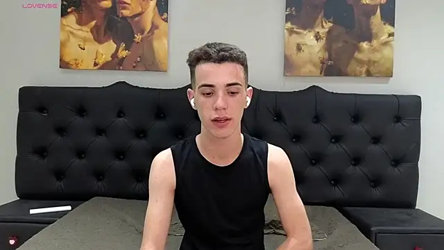 Snapshot of Cristian_Delgado chatting on 12/28/24, 06:39 Cristian Delgado online show from 12/28/24, 06:39