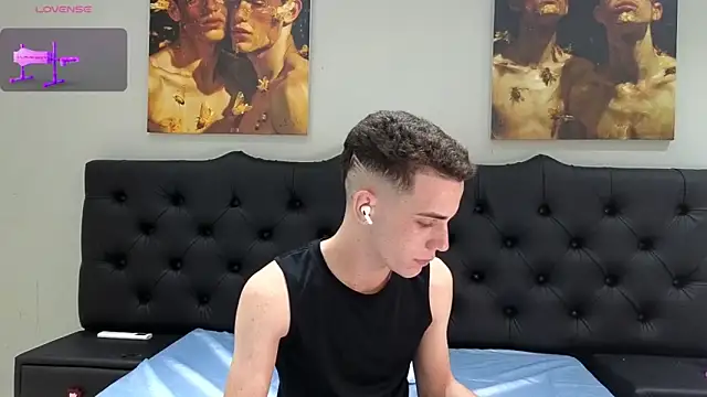 Snapshot of Cristian_Delgado chatting on 01/04/25, 06:09 Cristian Delgado online show from 01/04/25, 06:09