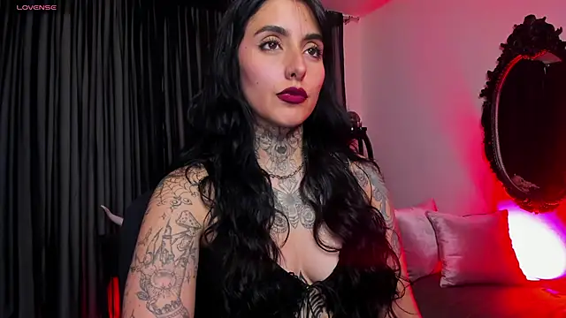 Snapshot of nasty_aliice1 chatting on 05/14/26, 05:36 nasty aliice1 online show from 05/14/26, 05:36