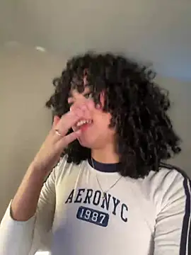 Lianh Benett online show from 12/15/24, 10:37