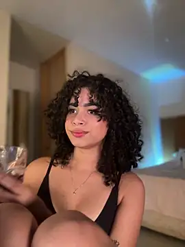 Lianh Benett online show from 12/23/24, 03:40