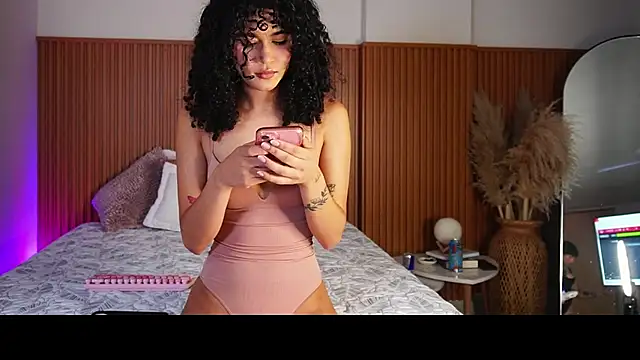 Lianh Benett online show from 10/05/25, 11:57