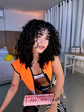 Lianh Benett online show from 11/16/25, 06:52