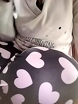 Snapshot of tahra-19 chatting on 01/25/25, 06:24 tahra-19 online show from 01/25/25, 06:24