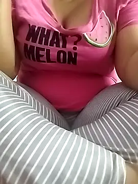 Snapshot of tahra-19 chatting on 02/12/25, 08:29 tahra-19 online show from 02/12/25, 08:29