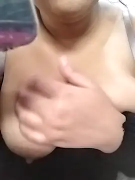 Snapshot of tahra-19 chatting on 02/13/25, 12:32 tahra-19 online show from 02/13/25, 12:32