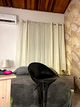 emilyrojas online show from 11/13/25, 12:15