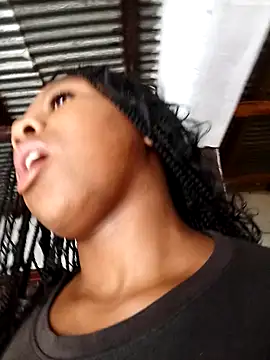 Snapshot of cindyxxx1 chatting on 12/04/25, 11:30 cindyxxx1 online show from 12/04/25, 11:30