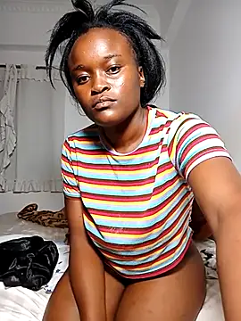 Snapshot of Bella045 chatting on 12/25/24, 12:59 Bella045 online show from 12/25/24, 12:59