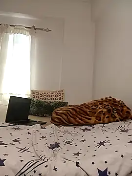 Snapshot of Bella045 chatting on 01/19/25, 12:28 Bella045 online show from 01/19/25, 12:28