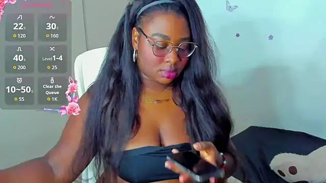 Snapshot of Naomii_King chatting on 06/12/26, 01:59 Naomii King online show from 06/12/26, 01:59
