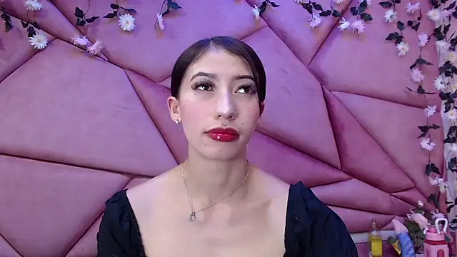 LilithCooperr  online show from 02/10/25, 09:58