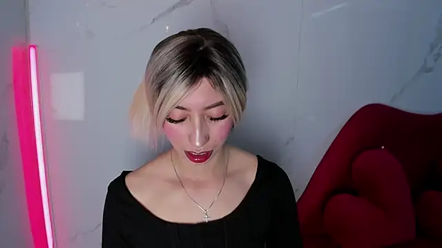 LilithCooperr  online show from 09/25/25, 10:57