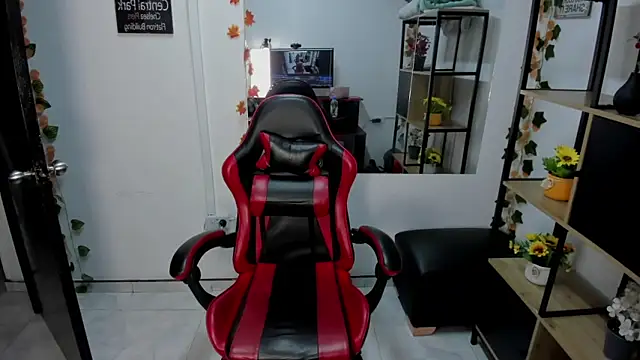 LilithCooperr  online show from 12/16/25, 10:26