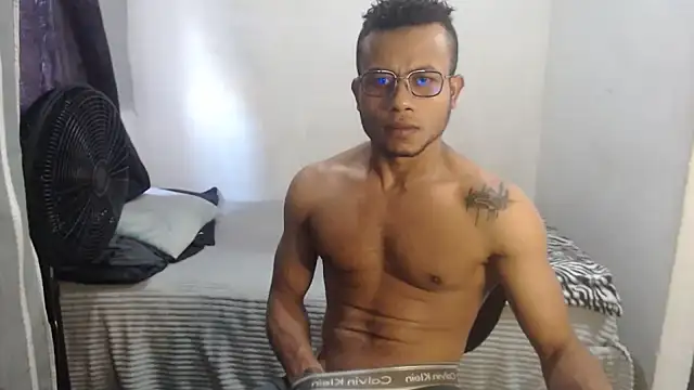 Snapshot of grandominantex1 chatting on 01/17/26, 09:40 grandominantex1 online show from 01/17/26, 09:40