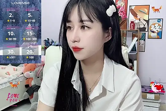 Snapshot of _LLisa_ chatting on 02/13/25, 09:30 LLisa online show from 02/13/25, 09:30