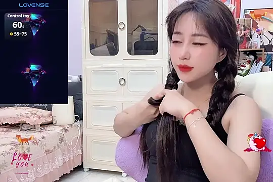 Snapshot of _LLisa_ chatting on 09/13/25, 02:55 LLisa online show from 09/13/25, 02:55