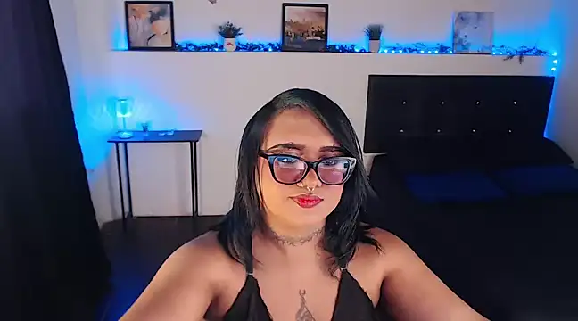 Snapshot of LiaScarlett chatting on 12/20/24, 06:45 LiaScarlett online show from 12/20/24, 06:45