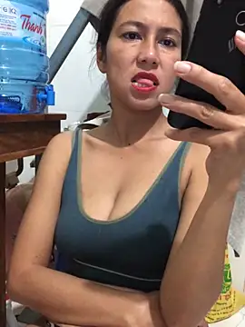 2HotAsain4u online show from 01/05/25, 02:41