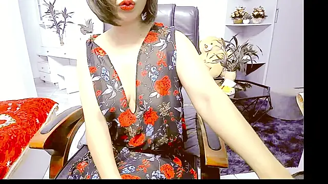 Snapshot of Miu-Le chatting on 05/13/26, 10:56 Miu-Le online show from 05/13/26, 10:56