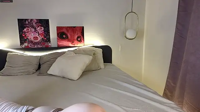 EstherMitchel online show from 10/24/25, 01:24