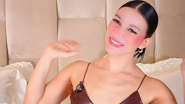 KiraKayleigh1 online show from 09/20/25, 11:50