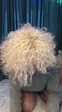 MrMrsRight online show from 12/17/24, 06:56