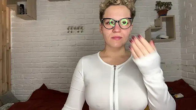 MrMrsRight online show from 11/20/25, 10:04