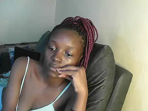 Snapshot of petite_clara24 chatting on 02/22/25, 10:18 petite clara24 online show from 02/22/25, 10:18