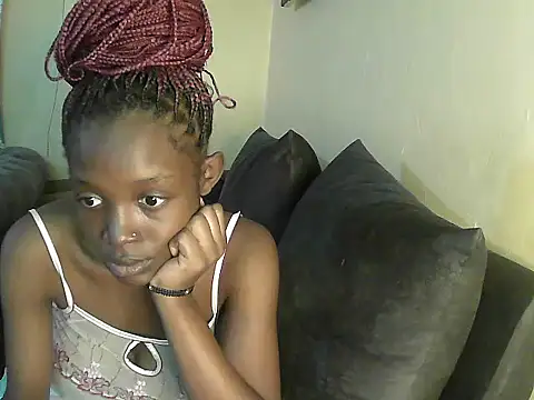 Snapshot of petite_clara24 chatting on 02/23/25, 09:22 petite clara24 online show from 02/23/25, 09:22
