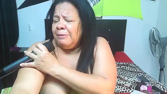 Shanttal0272 online show from 04/15/26, 12:45